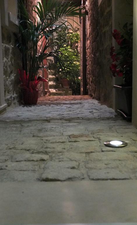 Notti O' Tunn Luxury Rooms In Centro Geraci Siculo Εξωτερικό φωτογραφία