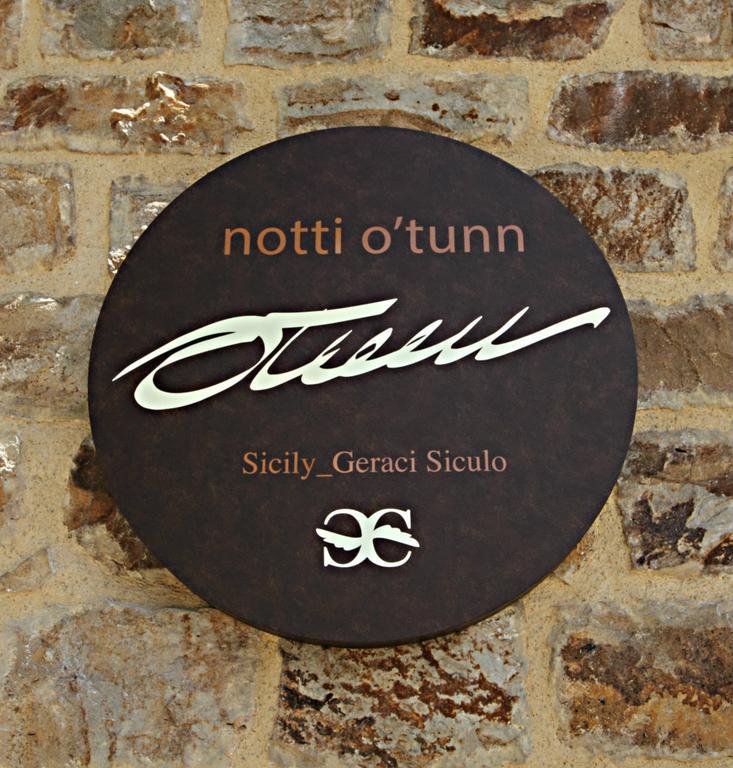 Notti O' Tunn Luxury Rooms In Centro Geraci Siculo Εξωτερικό φωτογραφία