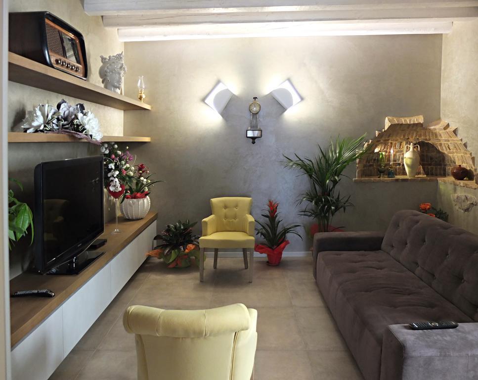 Notti O' Tunn Luxury Rooms In Centro Geraci Siculo Εξωτερικό φωτογραφία