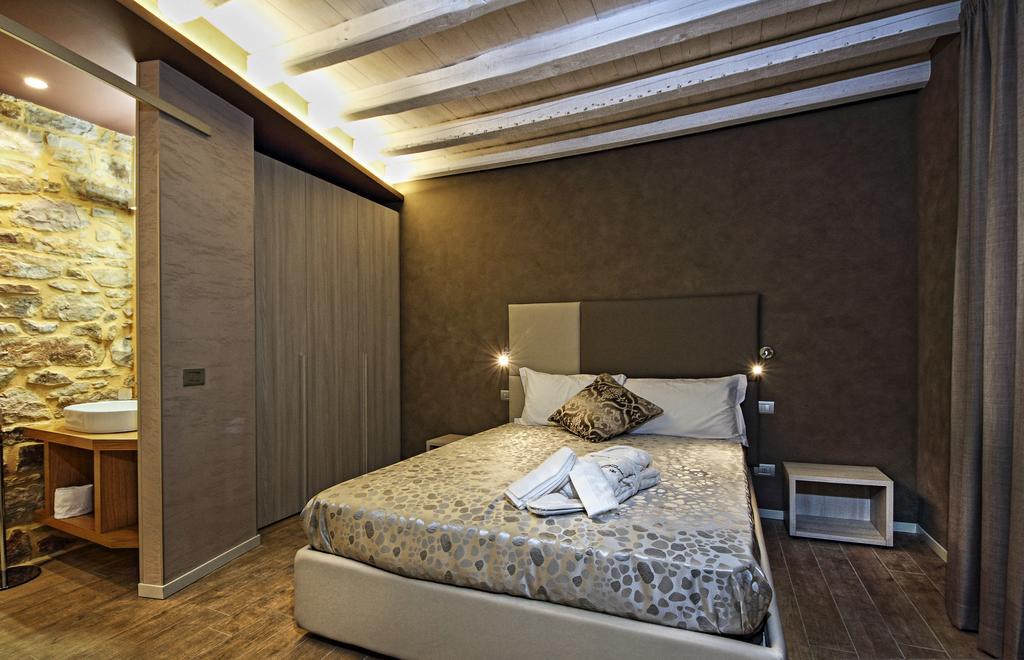 Notti O' Tunn Luxury Rooms In Centro Geraci Siculo Εξωτερικό φωτογραφία