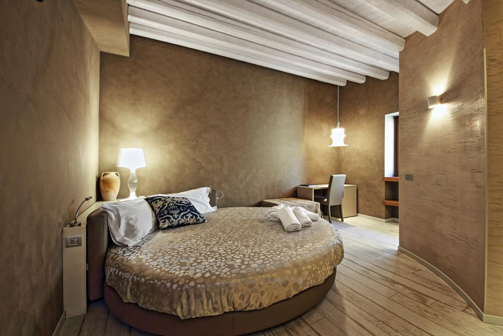 Notti O' Tunn Luxury Rooms In Centro Geraci Siculo Εξωτερικό φωτογραφία