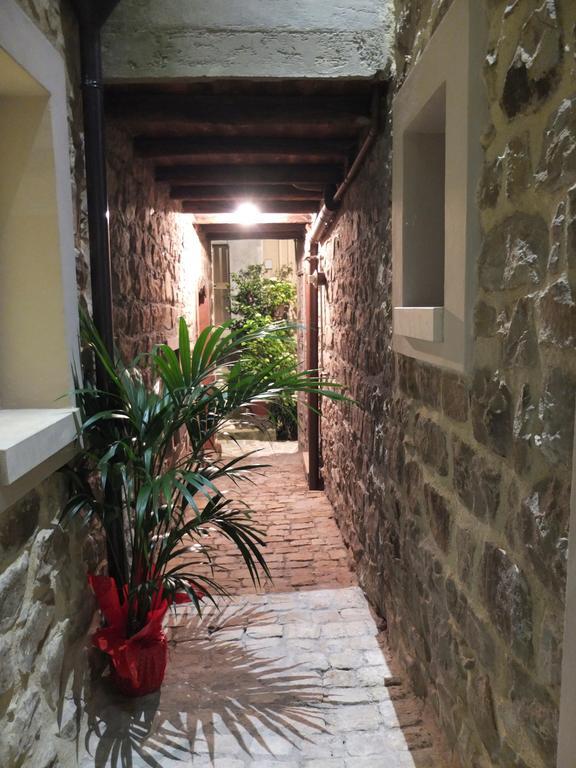 Notti O' Tunn Luxury Rooms In Centro Geraci Siculo Εξωτερικό φωτογραφία